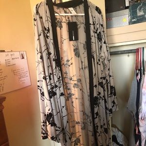 Long kimono from fashion nova new with tags